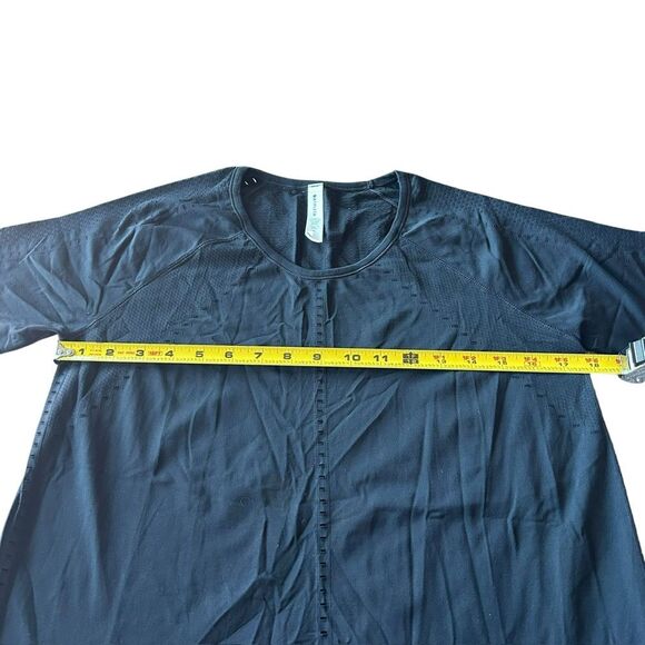 Athleta Women’s M Short Sleeve Foothill Perforated Tee‎ Shirt Black Running Gym - Picture 9 of 9